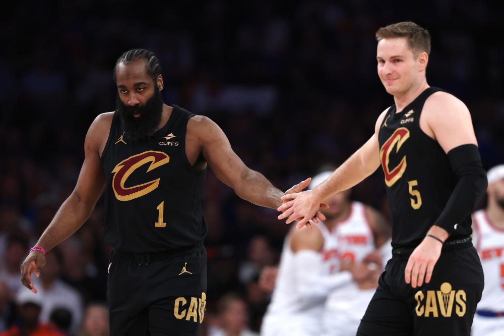 活塞主帅谈艾维：深知他经历的不易 NBA是职业体育中最包容的环境之一